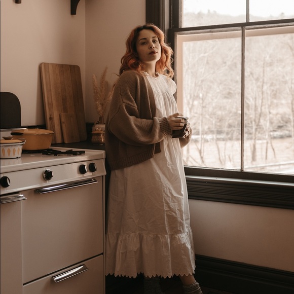 @allibeth.c on IG - Picture 3 of 4